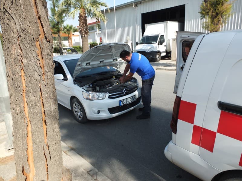 Çiğli'de Citroen Bagaj Amortisör Değişimi